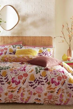 Furn Protea Abstract Floral Pink Bedding Set - Single -Habitat shop 3066577 R Z004A