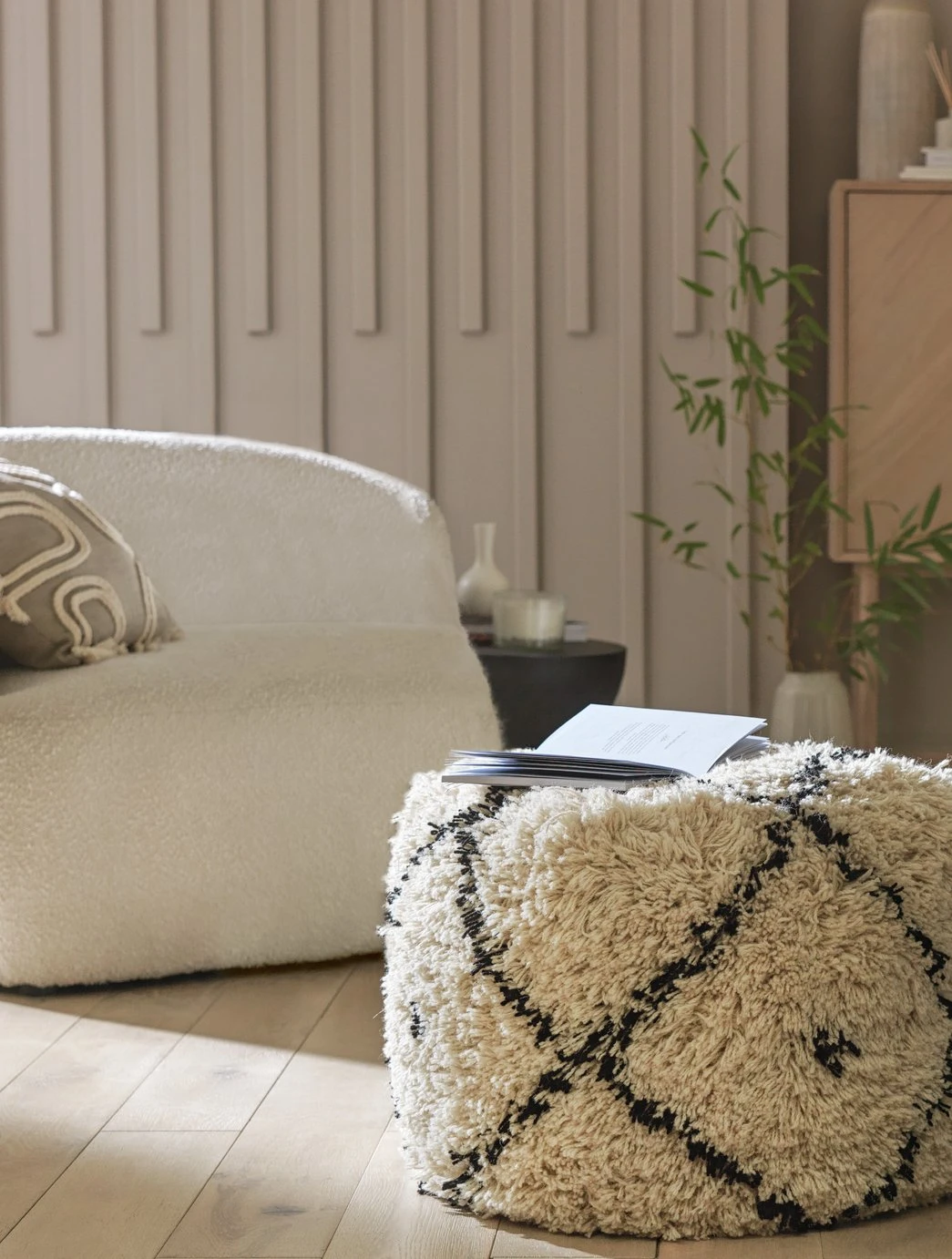 Kaikoo Gentry Wool Pouffe - White 4 Kaikoo Gentry Wool Pouffe - White - Image 2