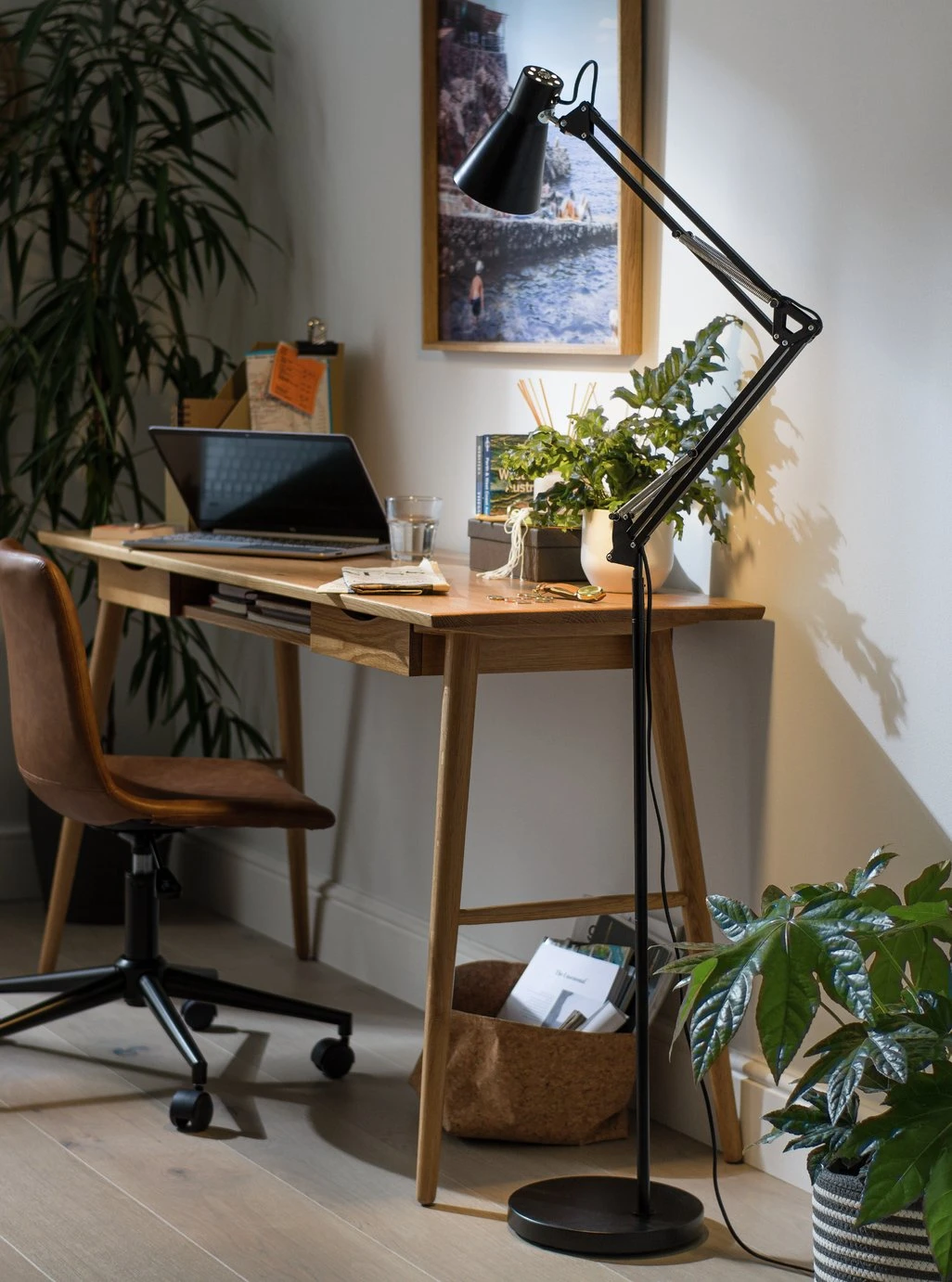 Habitat Swing Arm Floor Lamp - Matt Black 4 Habitat Swing Arm Floor Lamp - Matt Black - Image 2