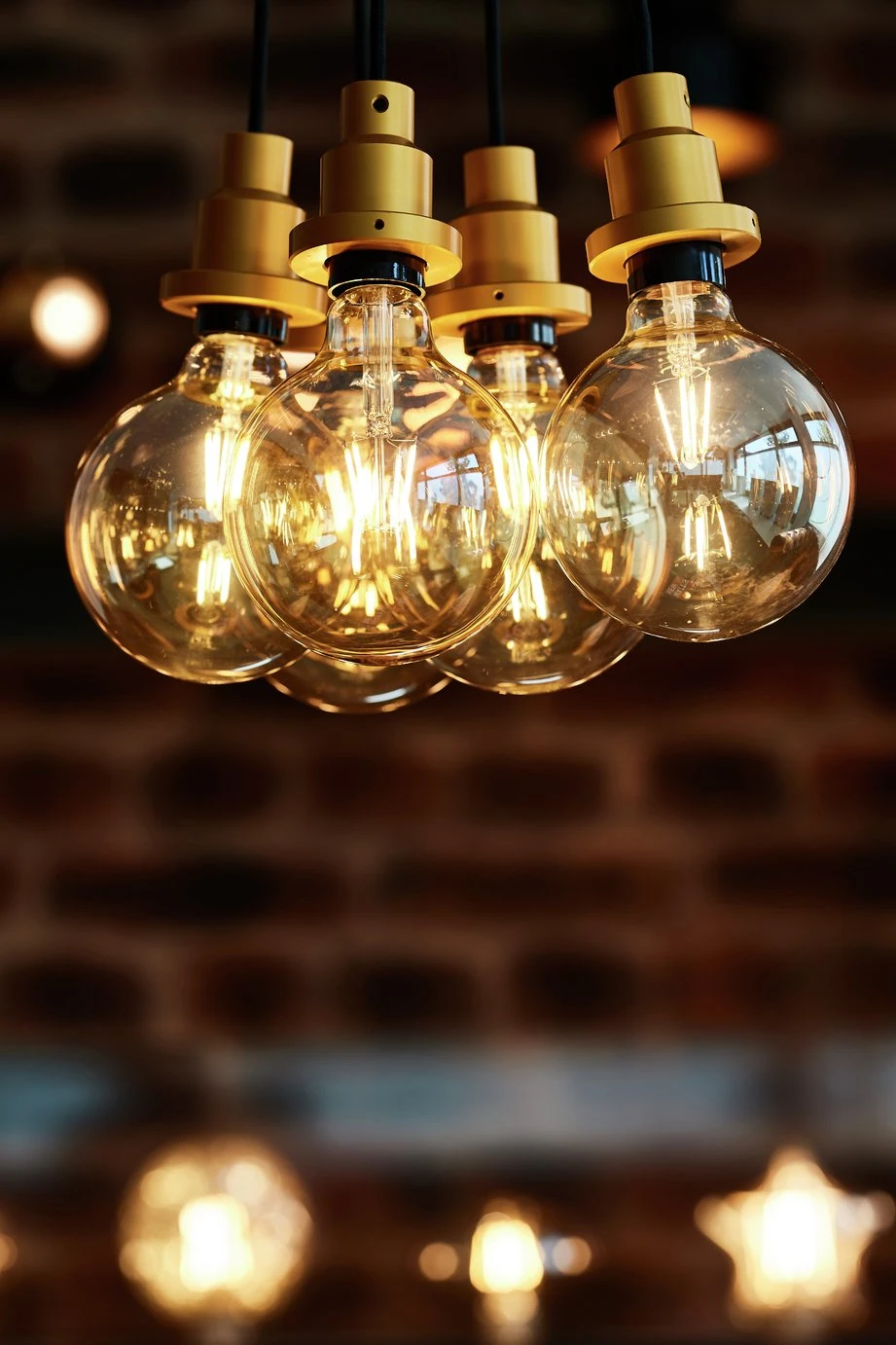 Osram 28W ES LED G200 Vintage Gold Light Bulb 7 Osram 28W ES LED G200 Vintage Gold Light Bulb - Image 5